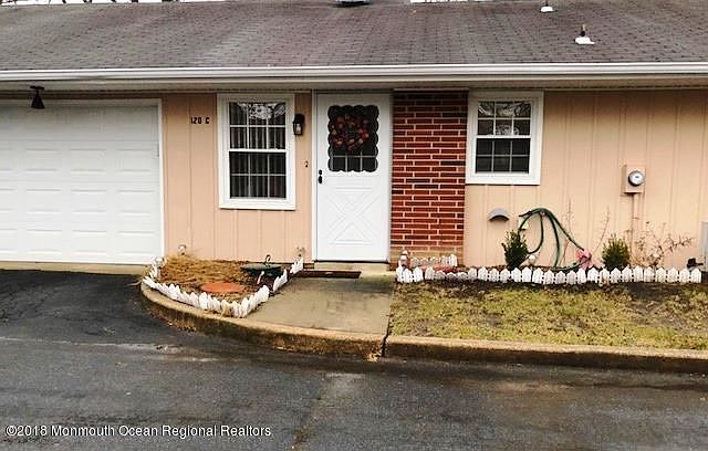 1st image of 120C Edinburgh Ln