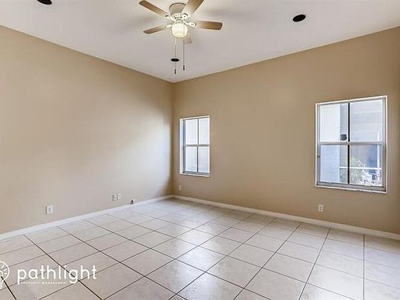 5th image of 769 Tanglewood Cir