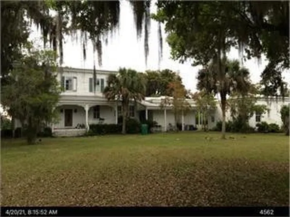 1126 Great Oaks Rd SE, Darien, GA 31305