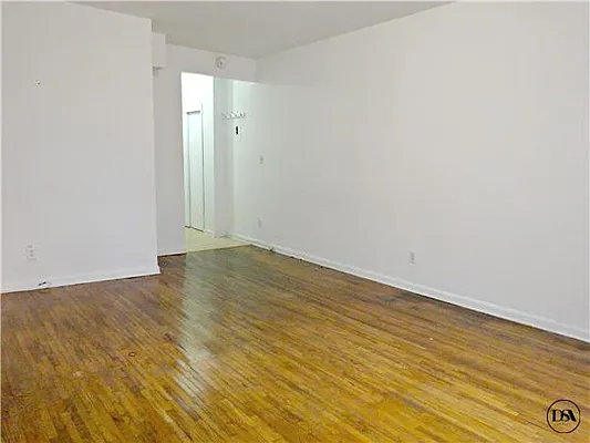 Rented by DSA Realty | media 27