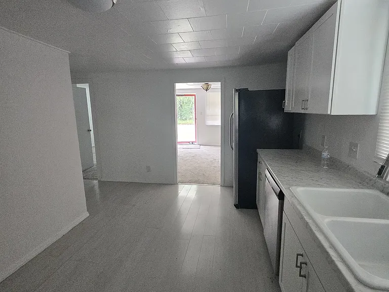 2222 Edgar St — Photo 12
