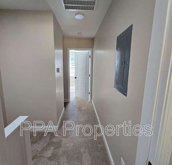 402 Giles St #B — Photo 41