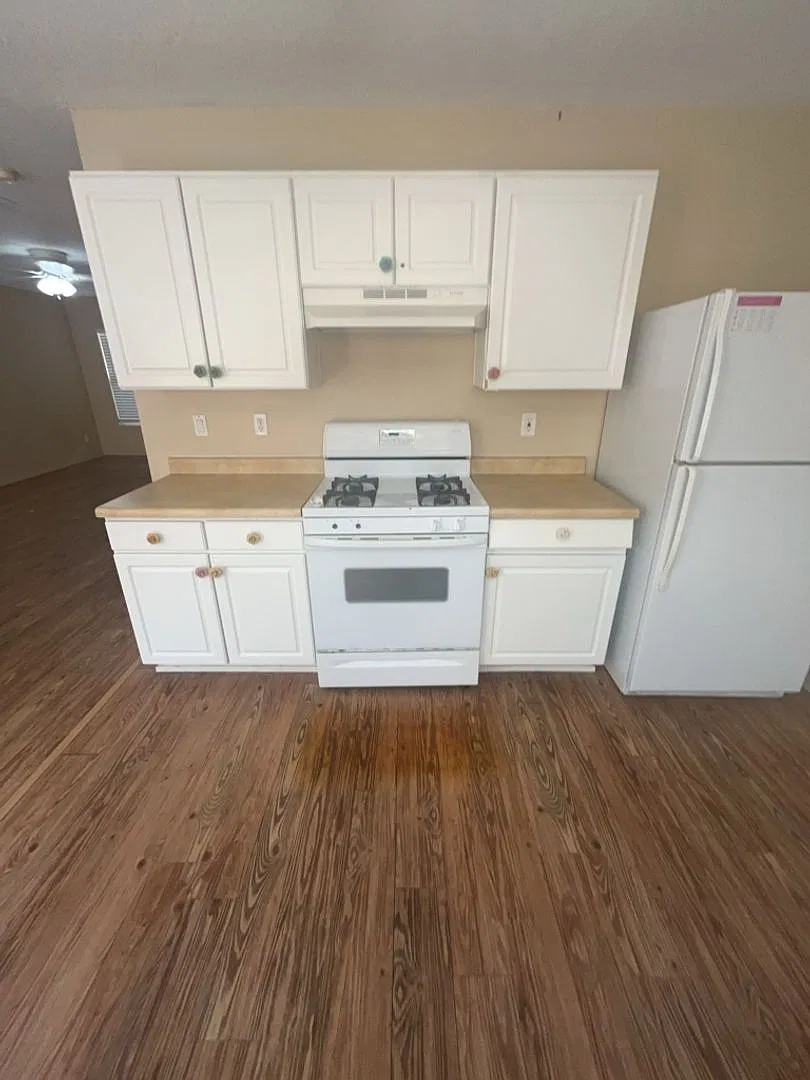 3 Bedroom, 3 Bathroom Home! Schedule a Showing! — Photo 3