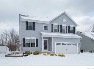 6090 Woodford Dr, Lake View, NY 14085