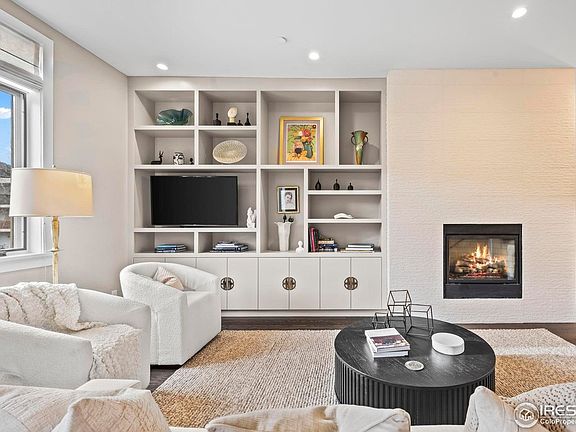 3rd image of 2826 Broadway St #106