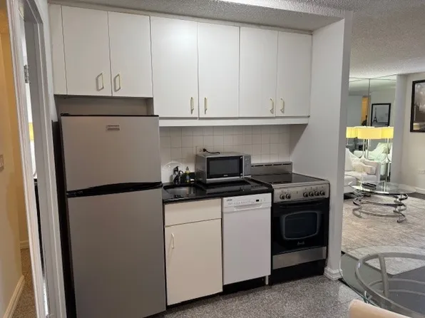 150 West 51st Street image 3 of 6