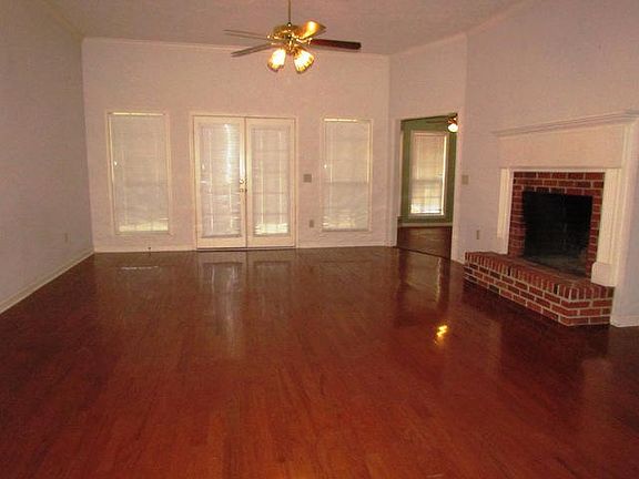 3rd image of 224 Brook Ave