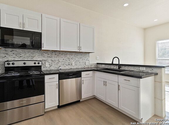 5th image of 324 Ridgerock Dr #1