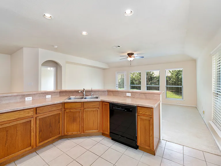 1200 Sierra Blanca Dr — Photo 5