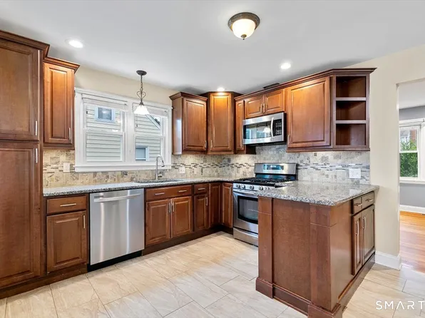106 Winter St, Stratford, CT 06614
