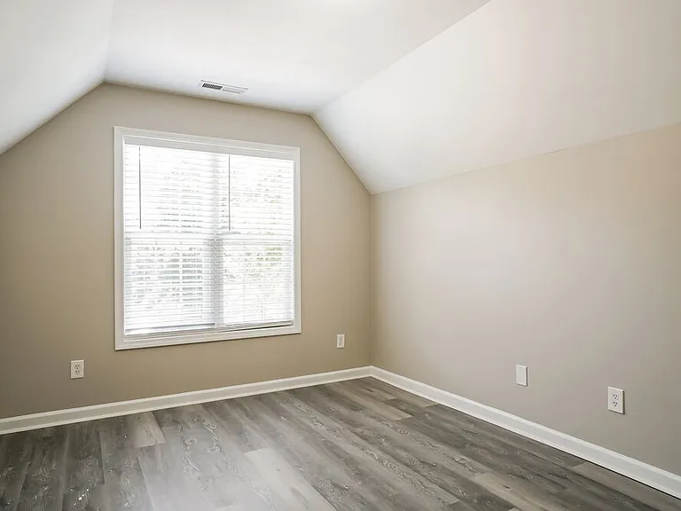 8137 Marshall Brae Dr — Photo 14