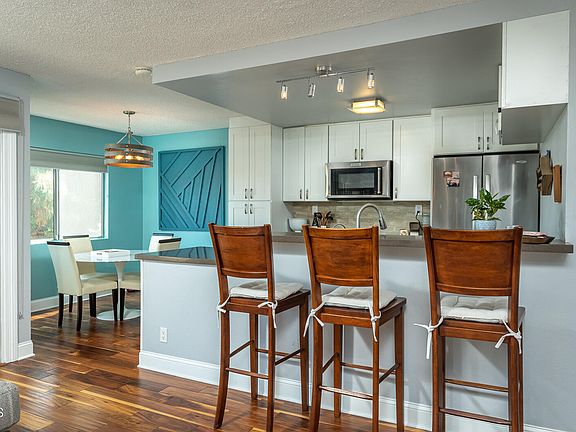 2nd image of 420 Redondo Ave Unit 210