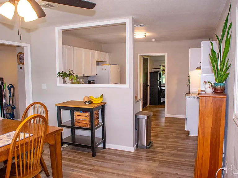 5357 Locklin Ave — Photo 13