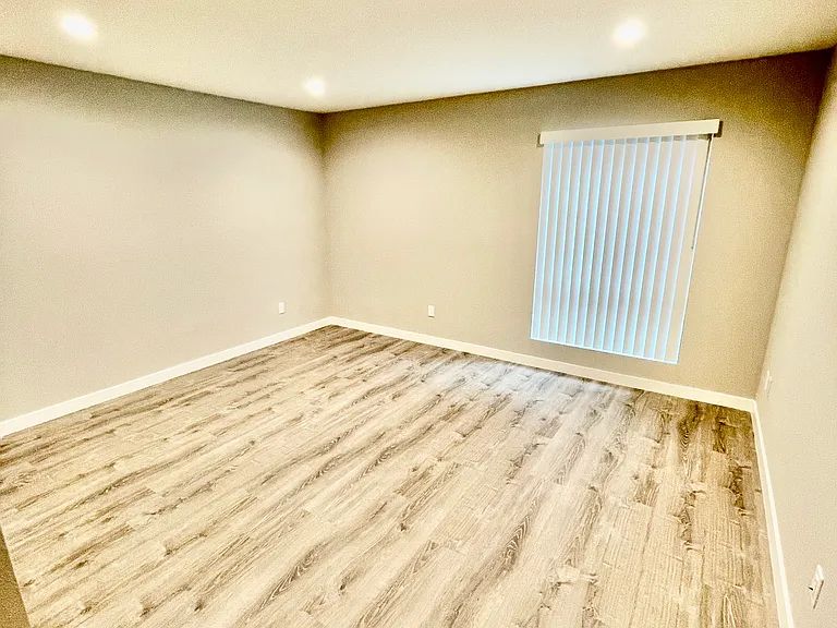 1136 N. Central Ave — Photo 9