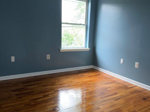 44 Astor St APT 3