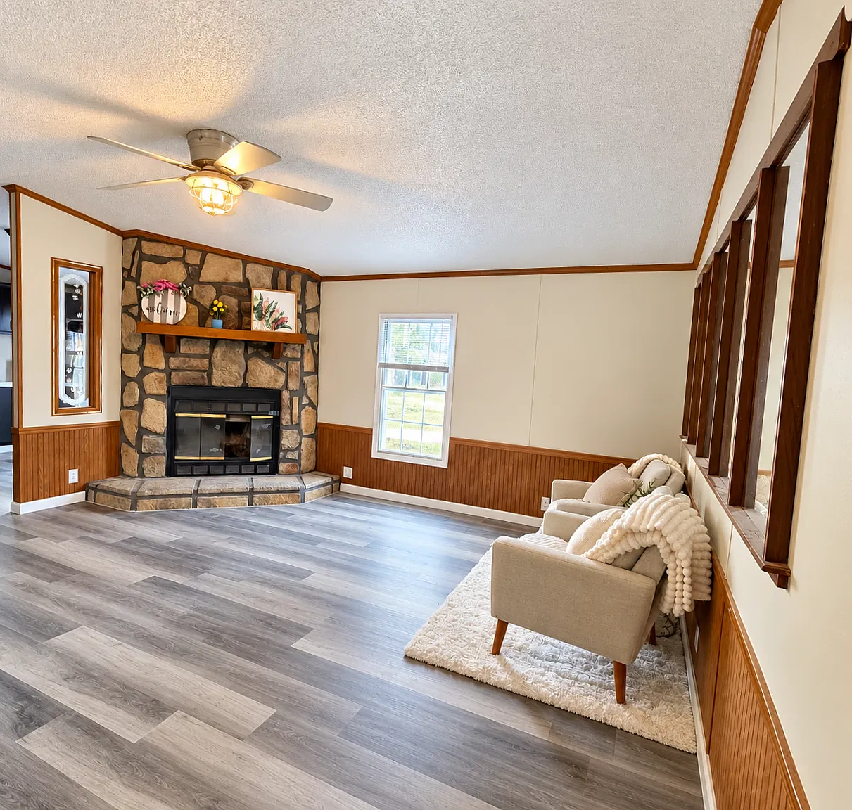 3 bed, 1216 sqft, $777 — Photo 2