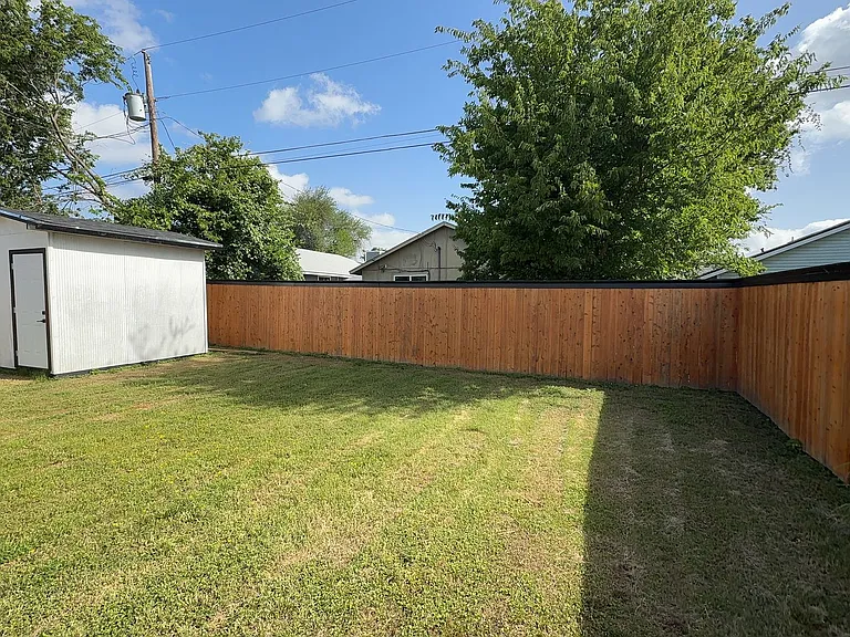 2203 Coach Dr — Photo 12