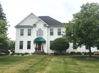 1518 Woodview Dr, Adrian, MI 49221