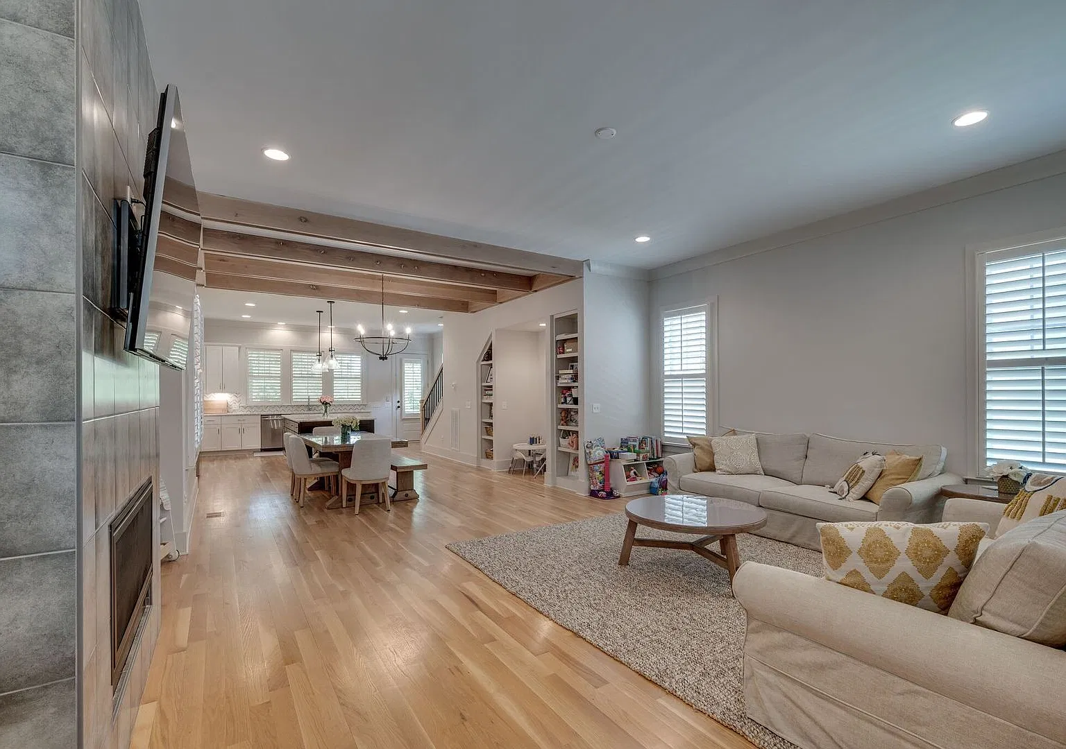**Beautiful home constructed in 2022 - located in popular Charlotte Park** — Photo 2