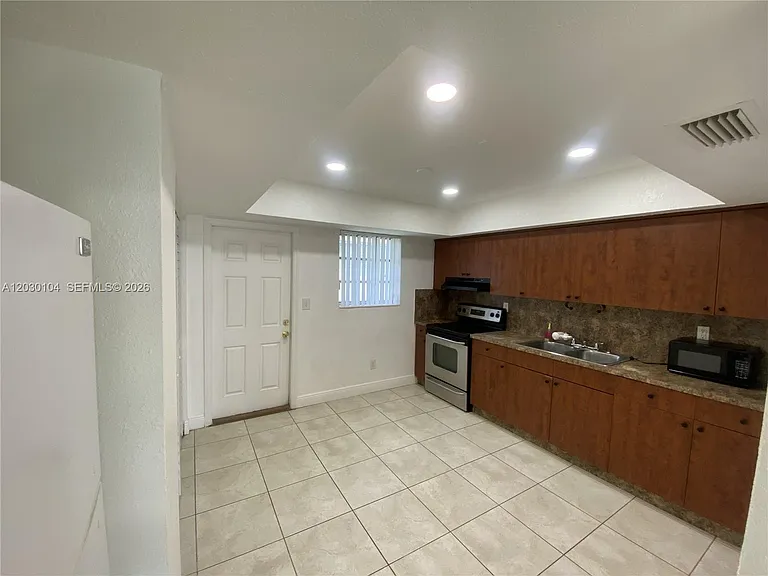25421 SW 107th Ct #25421 — Photo 6