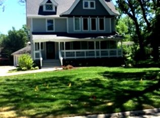 231 Scottswood Rd, Riverside, IL 60546