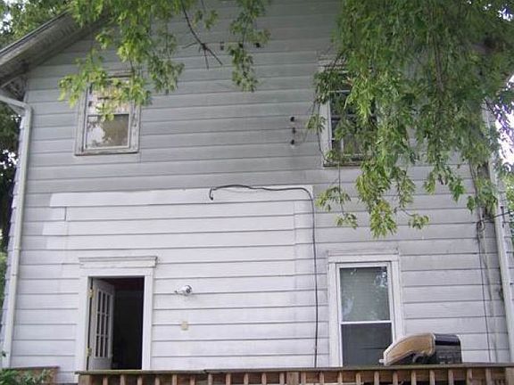 2nd image of 813 Greenlawn Ave