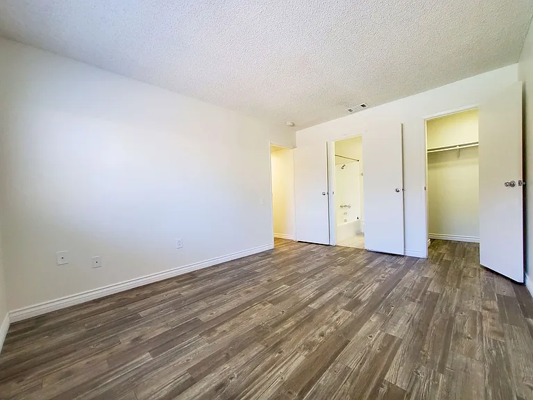 Evergreen Villas — Photo 9