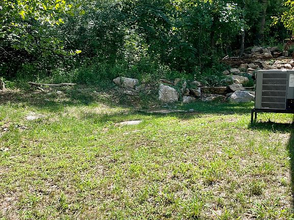 Small backyard / firepit space