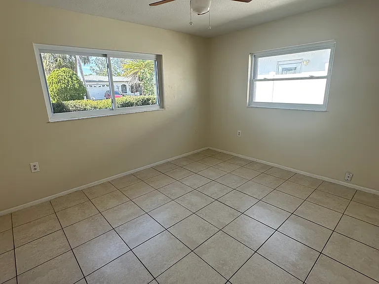 9828 Woodstock Ln — Photo 12