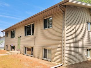 1735 3rd St SE, Minot, ND 58701