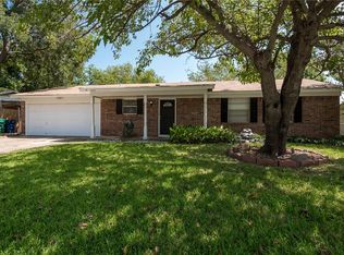 6616 Summit Ridge Dr, Watauga, TX 76148