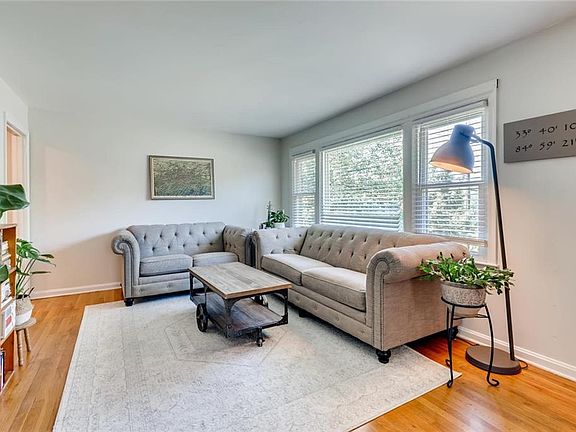 5th image of 706 Pinehill Dr SE