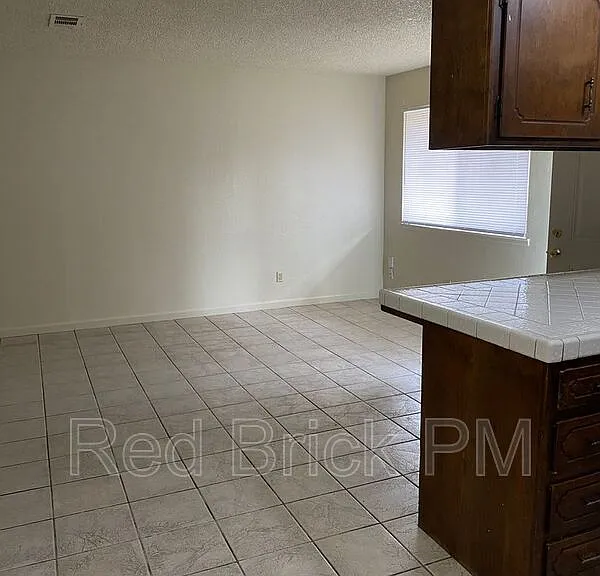 2307 N St — Photo 4