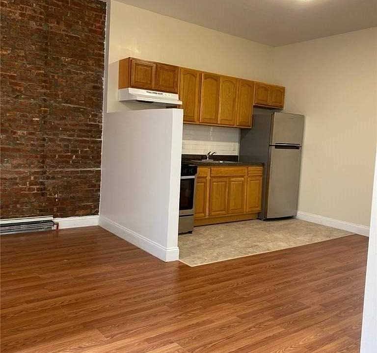 1st image of 253 E 28th St #2B