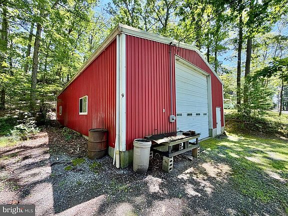 3rd image of 632 Raystown Rd
