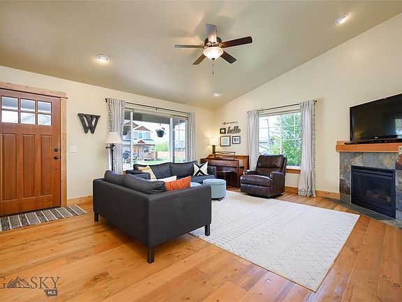 3rd image of 772 Jardine Ave