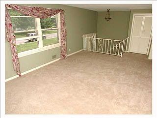 3rd image of 31 Kirkgate Dr