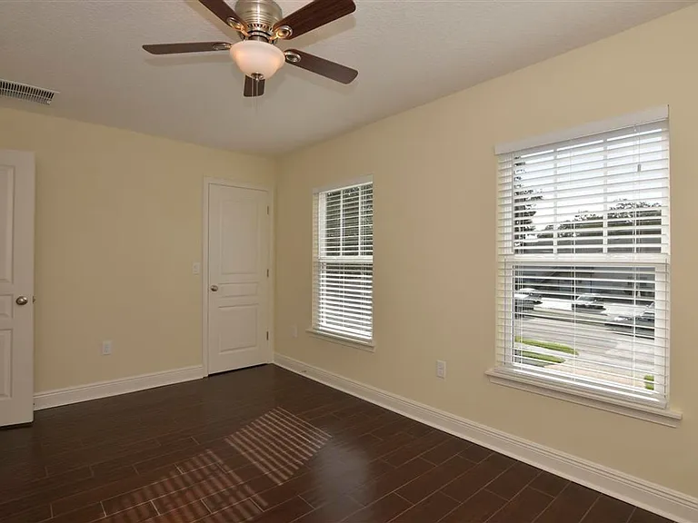 2614 S Brown Ave — Photo 9