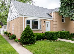 9033 Monroe Ave, Brookfield, IL 60513