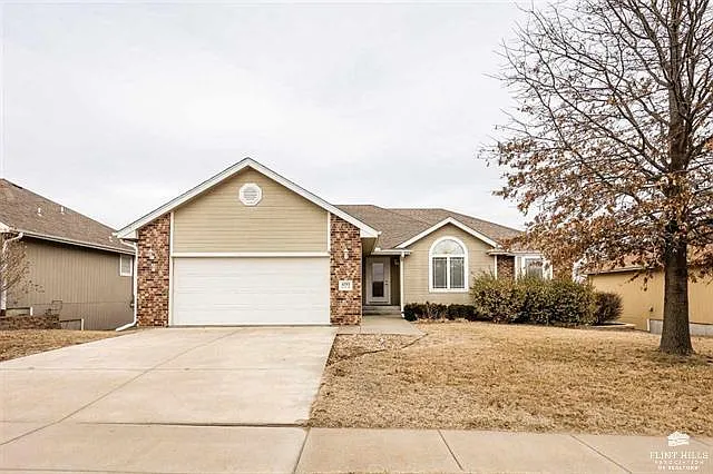4193 Taneil Dr — Photo 32