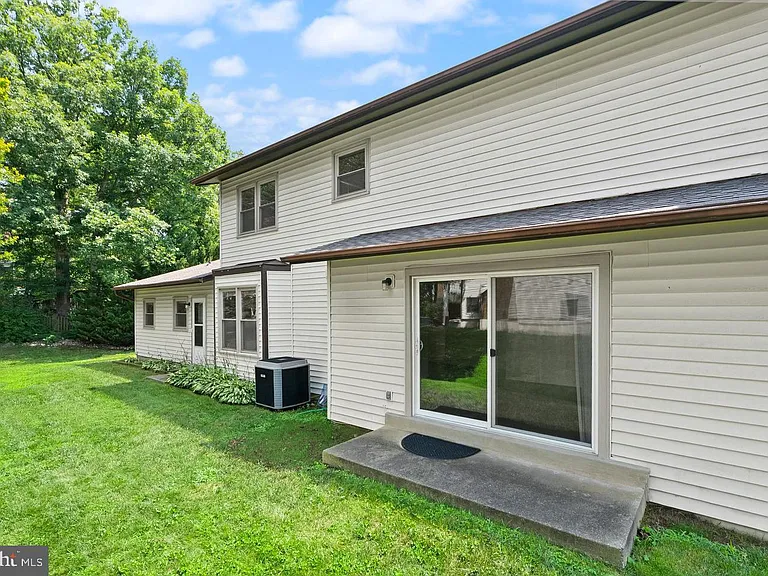 8902 Huxley Ct — Photo 76