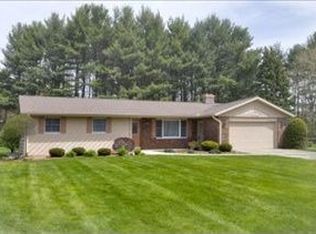 1348 Bunkerhill Dr, Kalamazoo, MI 49009