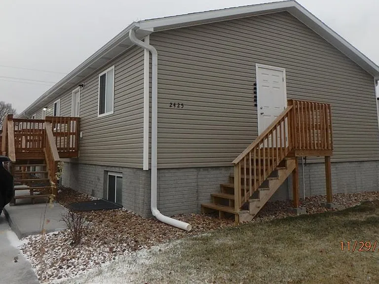 2425 Taylor 3 #1-5 — Photo 2