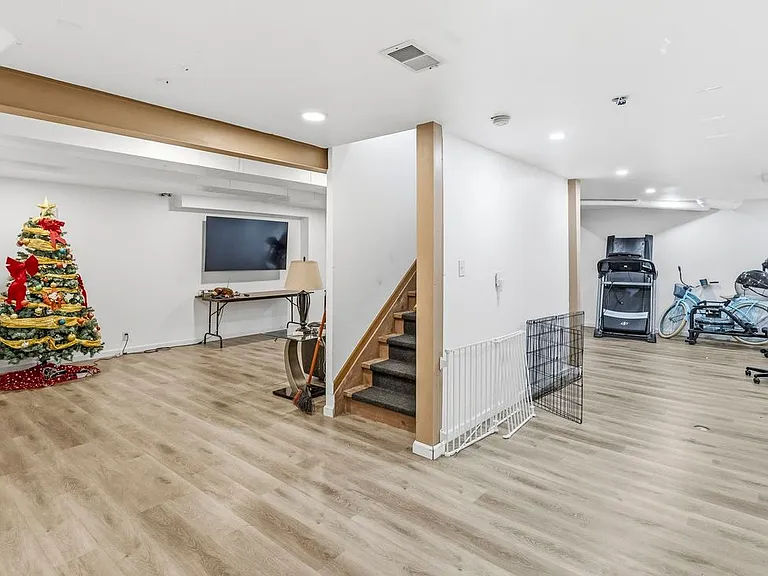 53428 Gregory Dr — Photo 16