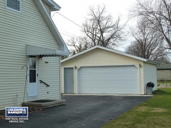 Newer 2 Car plus Garage!