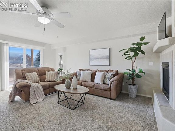 5th image of 2280 E La Salle St Unit 103