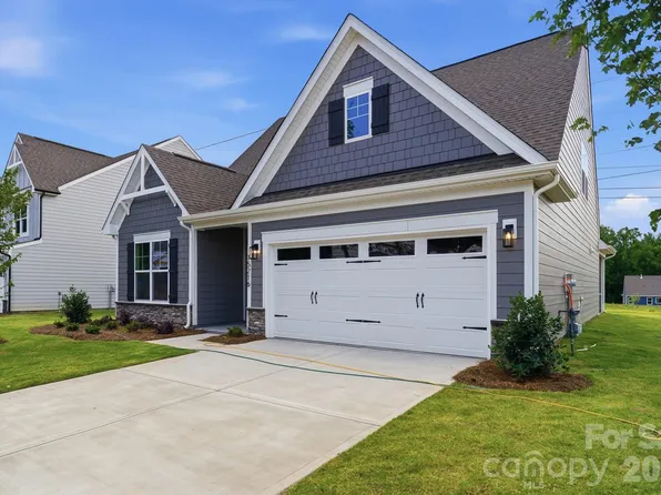 15216 First Broad Dr, Huntersville, NC 28078