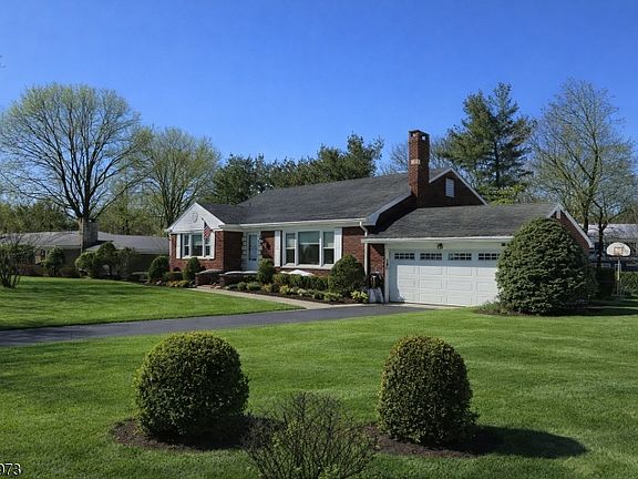 2nd image of 117 Yantacaw Brook Rd