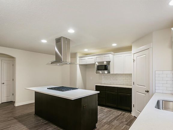 5th image of 21128 Kayla Ct