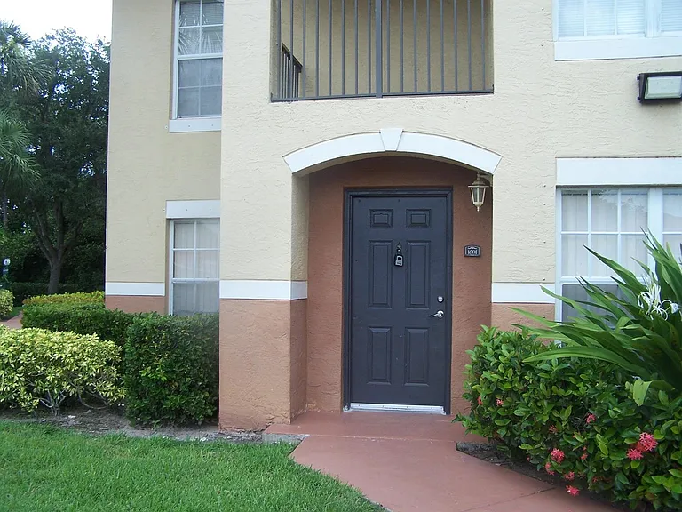 10360 Fox Trail Rd S #1601 — Photo 2